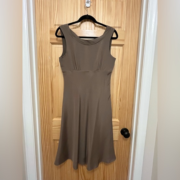 J.Crew Fully-Lined Sleeveless 100% Silk Special Occasion Dress in Taupe Size 10 - Picture 1 of 9